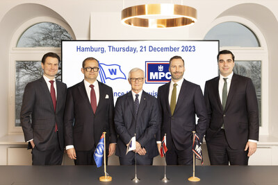 From left to right: Dr. Michael Silies (MD WASM), Michael Brandhoff (MD Zeaborn), Carl Schou (CEO & President Wilhelmsen Ship Management), Constantin Baack (Board member MPC Capital), Dr. Philipp Lauenstein (CFO MPC Capital)