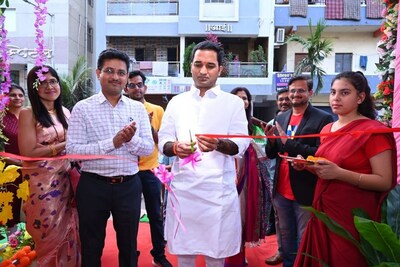 MLA Jagdish Mulik, inaugurating the ANSSI Wellness’ spine clinic at Chandan Nagar, Kharadi, Pune