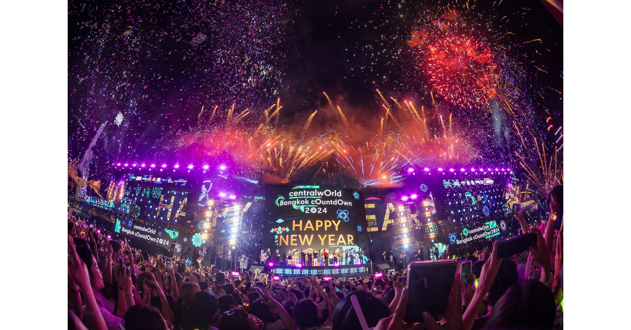 Tail&acirc;ndia celebra a chegada de 2024 no CentralWorld, a Times Square da &Aacute;sia, o maior marco de contagem regressiva de entretenimento do mundo, situado no centro de Bancoc
