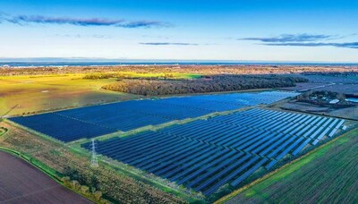 O projeto solar Fiskerton II-A em Lincolnshire, o último dos oito projetos solares liderados pela Shanghai Electric no Reino Unido, foi conectado com sucesso à rede recentemente.