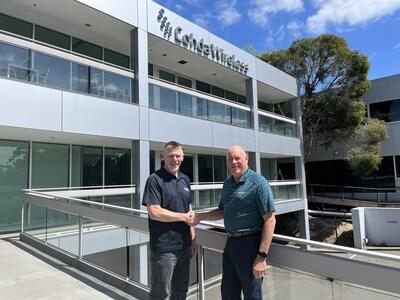 Dr. Paul Gray e Tom Rzeznik na sede da Cohda em Adelaide, Austrália