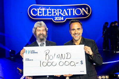 The winner Roland Charrette with Sébastien Benoit. (CNW Group/Loto-Québec)