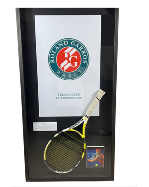 Vítězná raketa Rafaela Nadala z finále French Open 2007 proti Federerovi jde do aukce