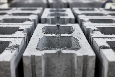 CarbiCrete's decarbonized concrete technology will be integrated into Canal Block's masonry plant in Port Colborne, Ontario (CNW Group/CarbiCrete Inc)