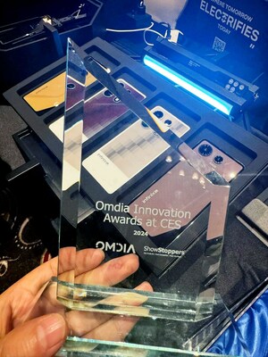 Infinix E-Color Shift Technology Won the Omdia Innovation Award at CES 2024