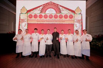 Galaxy Macau “Auspicious 8” Poon Choi Feast invited William Tang (fifth from right), Descendant of the Walled Village and Culture expert to share his insights for making “Tang-style Poon Choi”, and provided inspiration for Chef Tam Kwok Sing (sixth from right) – Vice President of Chinese Culinary, Galaxy Macau and the chefs to enhance their own individual interpretations of Poon Chois. (PRNewsfoto/Galaxy Macau)