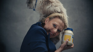 Hellmann's Big Game Ad Teaser Reveals the Hilarious Kate McKinnon will Star along with a Soon-to-Be Iconic Feline Co-Star, Mayo Cat