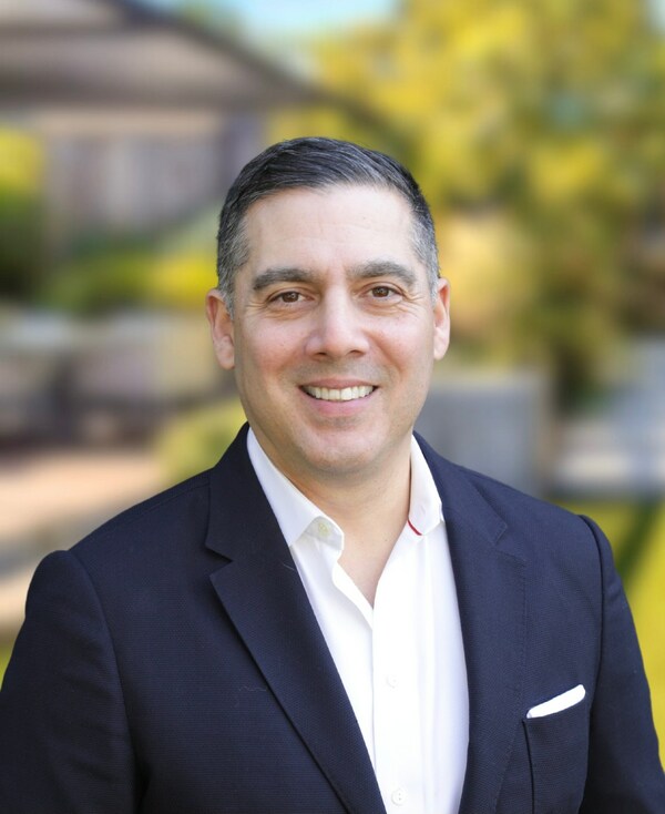 The Caroline K. Huo Group announced the appointment of Rob DeContreras as Executive Director of Growth