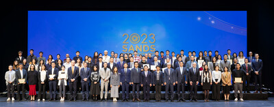 Winners of the 2023 Sands Supplier Excellence Awards, Sands Procurement Academy graduates, and guests of honour gather at The Londoner Macao Jan. 19. (PRNewsfoto/Sands China Ltd.)