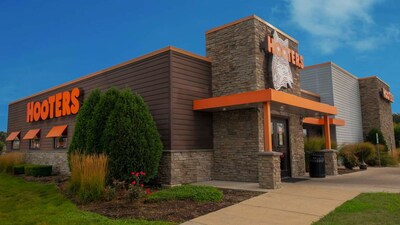 Hooters Provides Franchise Owners Cost-Effective, Location-Specific Customizability