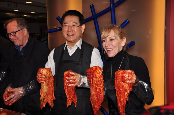 Governor Kim Yung-Rok at the "Namdo Food U.S. Promotion Event" in Manhattan, New York with local cultural and artistic figures, chefs, and influencers during his visit to the U.S.