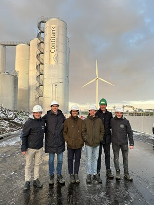 GAR and Verborg Team explore Verborg's vegetable oil refinery in Farmsum, The Netherlands, marking the start of a strategic partnership and sealing a multi-year exclusive supply