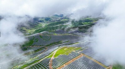 Huawei Unveils 2024's Top 10 FusionSolar Trends to Propel PV as a Main Energy Source (PRNewsfoto/Huawei)