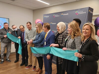 Cincinnati Children's President & CEO, Steve Davis, MD, MMM, and TriHealth President & CEO, Mark Clement are joined by guests to cut the ribbon on the antepartum unit at Cincinnati Children's.