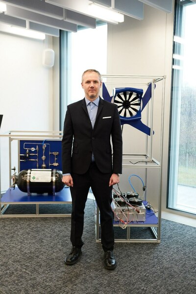 Sirius Aviation AG Debuts World's First Hydrogen Powertrain with Sauber F1 and Global Automotive Giant