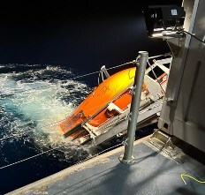 Deep water sonar – nicknamed Miss Millie – on the surface preparing for launch. Each dive lasts approximately 36 hours during which time the system searches completely independently and only returns to the surface when a battery swap is needed. (PRNewsfoto/Deep Sea Vision)
