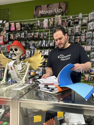 The Costume Shoppe owner Ryan Schoel faces frustrating CBSA paperwork. (CNW Group/Canadian Federation of Independent Business)
