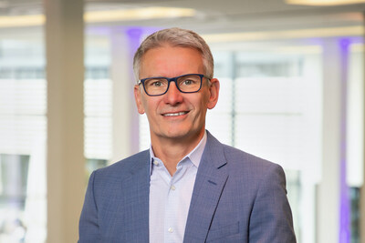 Bernhard Kindelbacher, new CEO for ACL Airshop on March 1, 2024. He is a senior veteran in Air Cargo industry, serving for over 30 years in worldwide executive roles in Lufthansa Cargo. He succeeds Steve Townes, ACL Airshop's CEO for 9 years, who now becomes Vice Chairman. This orderly, well-planned transition is designed for smooth continuity with customers, employees, and industry partners.  ACL Airshop recently marked 40 years since its founding, and serves Cargo clients on 6 continents. (PRNewsfoto/ACL Airshop)