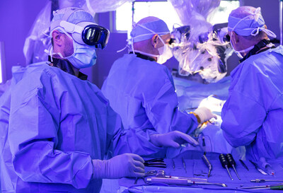 eXeX and Neurosurgeon Dr. Robert Masson Achieve World First Using Apple Vision Pro.