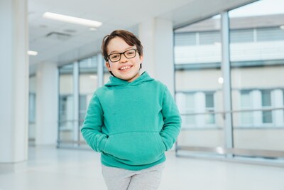At the age of just 10, little Raphaël, still under the care of the doctors at Ste-Justice, wanted absolutely to be an ambassador for the hospital's 18th Winter Triathlon. (CNW Group/Winter Triathlon in support of the Sainte-Justine UHC Foundation)