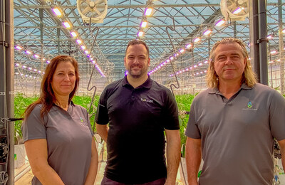 Sollum® wins its first client in the hemp industry with hemp producer Innovagro who makes the switch from HPS to Sollum’s dynamic LED lighting solution in their high-end performance greenhouses. Pictured here, from left to right, are Geneviève Gareau - CFO, Innovagro, Thomas Monteil-Tardivel - Project Manager, Sollum Technologies and Bruno Fettweis - CEO, Innovagro. (CNW Group/Sollum Technologies)