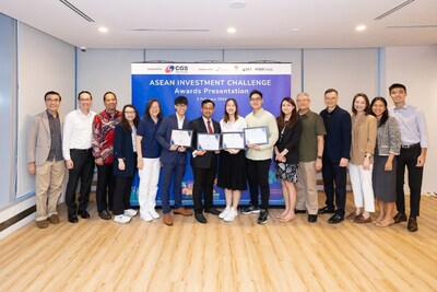 Finalists of the ASEAN Investment Challenge 2023 with judges and event organisers