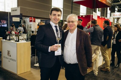 Ștefan Iamandi, Director of the Office of Vine and Wine of Moldova and Robert Joseph, journalist, consultant and winemaker at Vinexpo Paris 2024