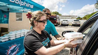 Miami Dolphins and Ambetter from Sunshine Health Tackle Food Insecurity to Serve 500 Meals to South Florida Families