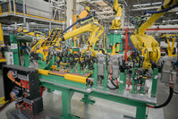 Automated robotized production line designed and implemented by SEGULA Technologies (©SEGULA Technologies)