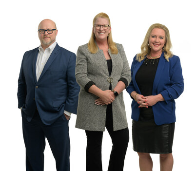 Bill Clark, Maggie Spalding and Dr. Lisa Piercey join Oakworth's Middle Tennessee market board.