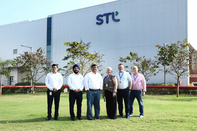 Lumos' team visit to STL's plant in Aurangabad, India