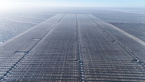 Une centrale photovoltaïque de 120 MW utilisant les produits Vanguard 2P de TrinaTracker dans le désert de Gobi est reliée au réseau