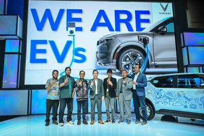 VinFast signs MOU at Indonesia International Motor Show 2024 to supply 600 electric vehicles to 3 Indonesian Business clients