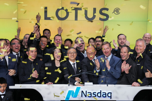 Lotus Tech debuta en NASDAQ