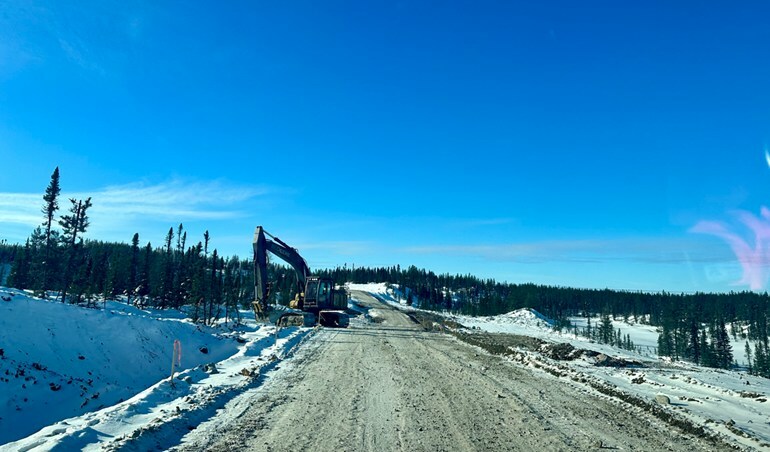 Figure 5: Portion of all-season road, constructed by the Company, extending south from Shaakichiuwaanan Camp, at KM-270 of the Trans-Taiga Road, to the CV5 Spodumene Pegmatite. (CNW Group/Patriot Battery Metals Inc)