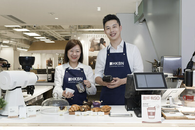 Changing the game to make life easier for retailers, Juliana Lam, HKBN Vice President – Retail and Mid-Market, Enterprise Solutions (on left), and Samuel Hui, HKBN Chief Strategy Officer, Enterprise Solutions (on right), proudly unveil "SHOP-IN-THE-BOX".