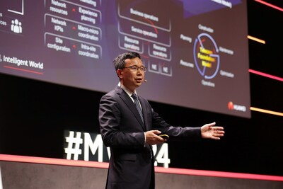 Yang Chaobin pronuncia un discurso de apertura (PRNewsfoto/Huawei)