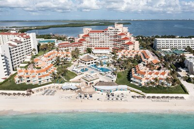 Wyndham Grand Cancun All Inclusive Resort & Villas is one of more than 50,000 stunning destinations available to Wyndham Rewards members.