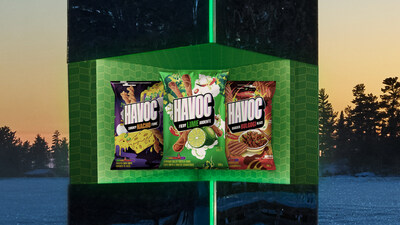 HAVOC, la plus récente marque de croustilles dans l’allée des collations visant principalement la génération Z, est lancée au Canada aujourd’hui. (Groupe CNW/HAVOC Snacks)