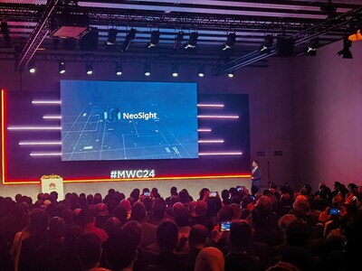 David Shi, vice-presidente de Marketing e Vendas de Soluções de TIC da Huawei, apresentou o NeoSight (PRNewsfoto/HUAWEI)