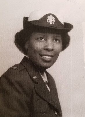 Photos courtesy of the Library of Congress Veterans History Project, Fannie Griffin McClendon Collection, AFC2001/001/119440 and Fannie Griffin McClendon.