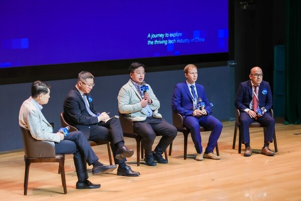 Clarence Ling Chun-kit (center) attends a global youth forum organized by Beijing Review in Beijing on June 20, 2023 (COURTESY PHOTO)