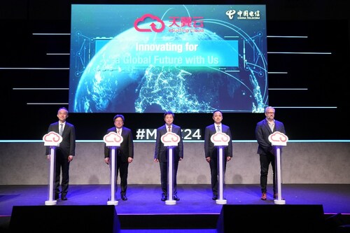 (From left to right)& Mr. Tang Ke, Executive Vice President of China Telecom; Mr Li Zixue, Chairman and Executive Director of ZTE; Mr. Ke Ruiwen, Chairman and CEO of China Telecom, Mr. Xie Cun, Director of Ministry of Industry and Information Technology; Mr. Andrew Lowe, EY Global Technology Strategy & Transformation Lead