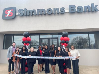 Simmons Bank associates at the West Illinois branch opening.