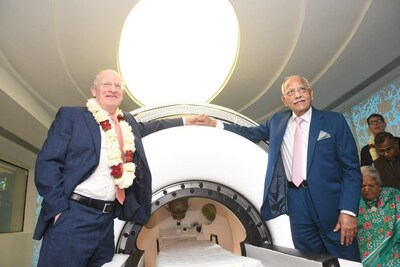 Prof. John R. Adler, Founder and CEO, Zap Surgical and Professor of Neurosurgery, Stanford School of Medicine and Dr Prathap Chandra Reddy, Founder Chairman, Apollo Hospitals Group at the launch of Zap-X Gyroscopic Radiosurgery Platform in New Delhi