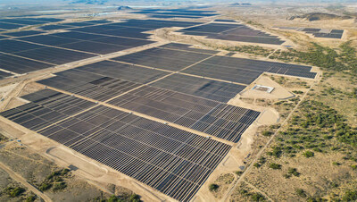 Image of Longroad Energy’s Sun Streams complex in Maricopa County, AZ with Sun Streams 3 in foreground and Sun Streams 2 in distance. Longroad has announced the financial close and start of construction of Serrano, a 220 MWdc solar and 214 MWac / 855 MWh storage project located in Pinal and Pima Counties, AZ that will bring the total of its operating and under construction Arizona solar portfolio to more than 1.5 GW. Courtesy of Longroad Energy.