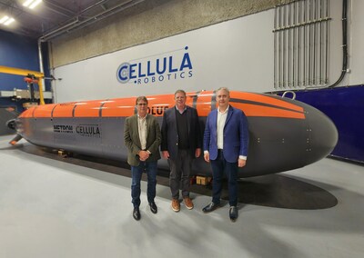 Metron Inc. and Cellula Robotics sign a teaming agreement to develop long-duration UUV solutions. 
Pictured (L-R):  Cellula Robotics, President, Eric Jackson, Metron Inc. President and CEO, Van. Gurley, and Cellula Robotics CEO, Neil Manning.
