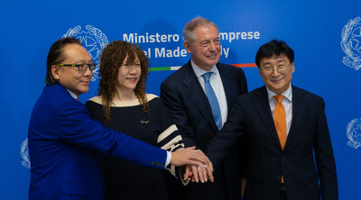 Founders of Silicon Box Dr. Sehat Sutardja, Weili Dai and Dr. Byung Joon Han with Minister Adolfo Urso at Ministry of Enterprises and Made in Italy (MIMIT) Headquarters (PRNewsfoto/Silicon Box)