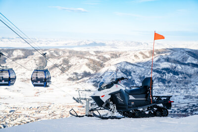 La motoneige lectrique Nomad de Taiga  la station de ski Steamboat, une destination d'Alterra Mountain Company (Groupe CNW/Taiga Motors Corporation)