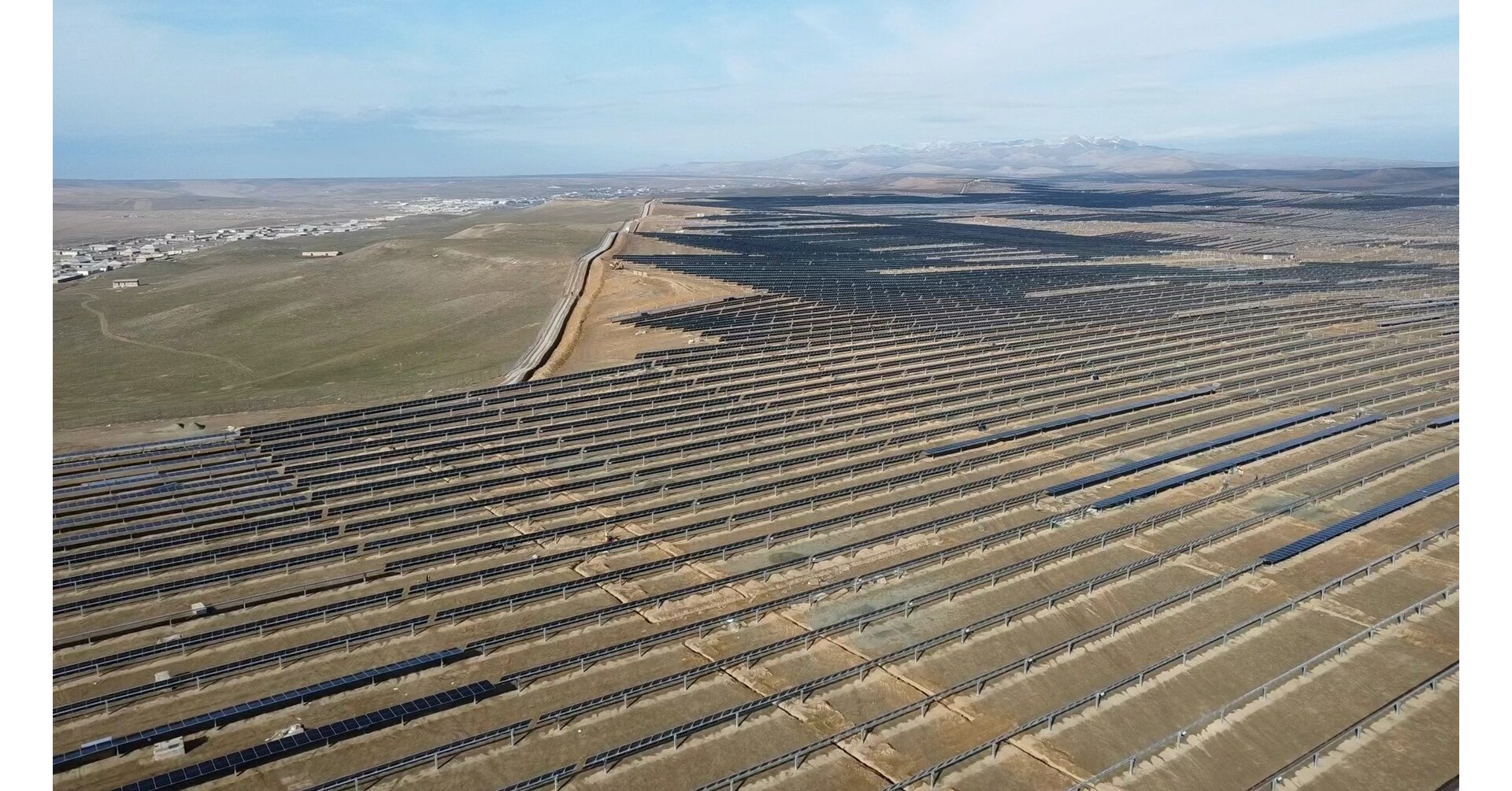 Vanguard 1P von TrinaTracker macht Usbekistan gr&uuml;ner: Phase I des 511-MW-Projekts geht ans Netz